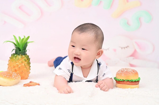 普洱宝宝在妈妈肚子里